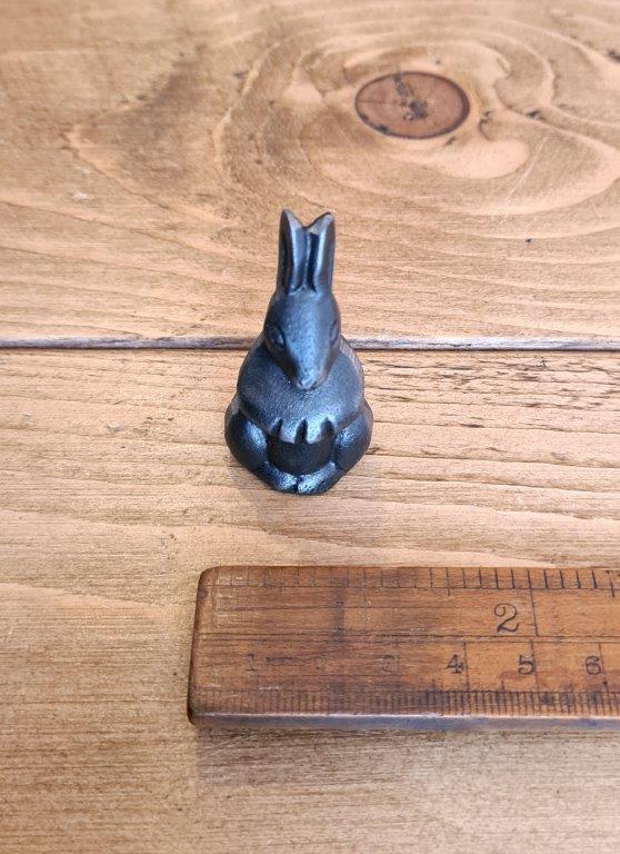 NEW STYLE Paperweight Ornament Rabbit Cast Antique Iron 45mm - Image 2