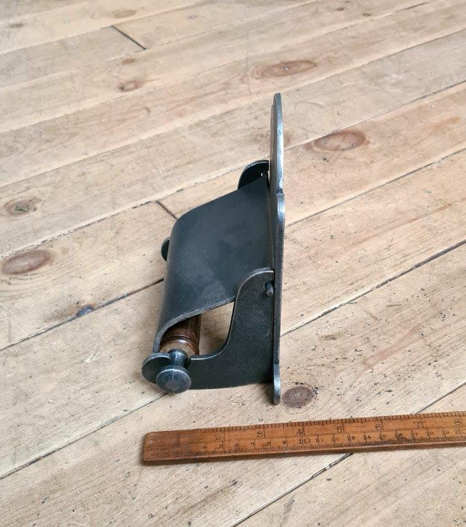 Toilet Roll Holder with Lid PLAIN Cast Antique Iron 150mm - Image 4