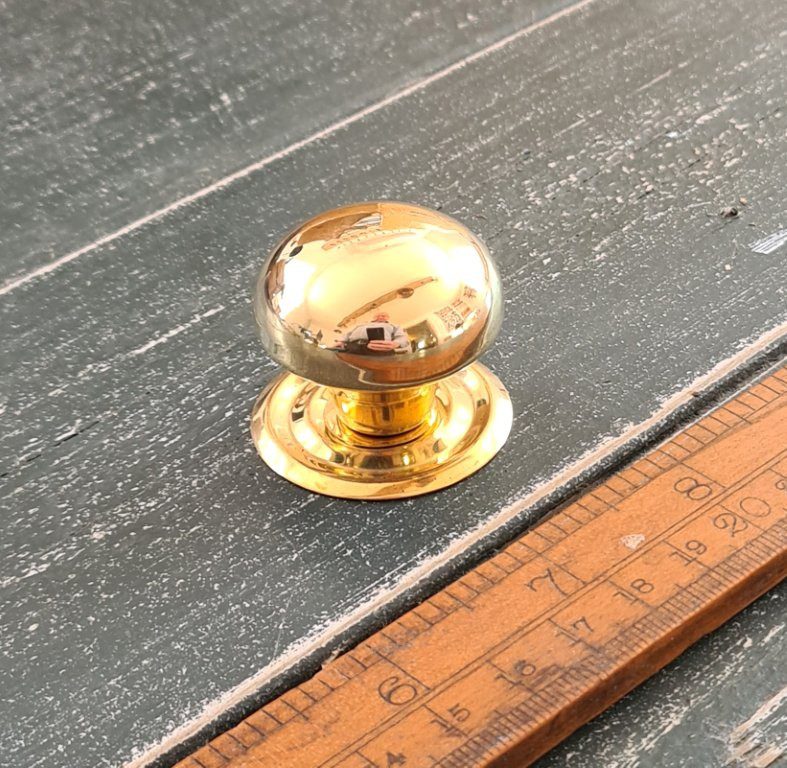 Cupboard Knob Hollow c/w Base Plate & Wood Screw Polished Brass 32mm Dia