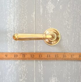 Lever Handle on Circular Rose WAYSIDE Integral Spring Solid Brass
