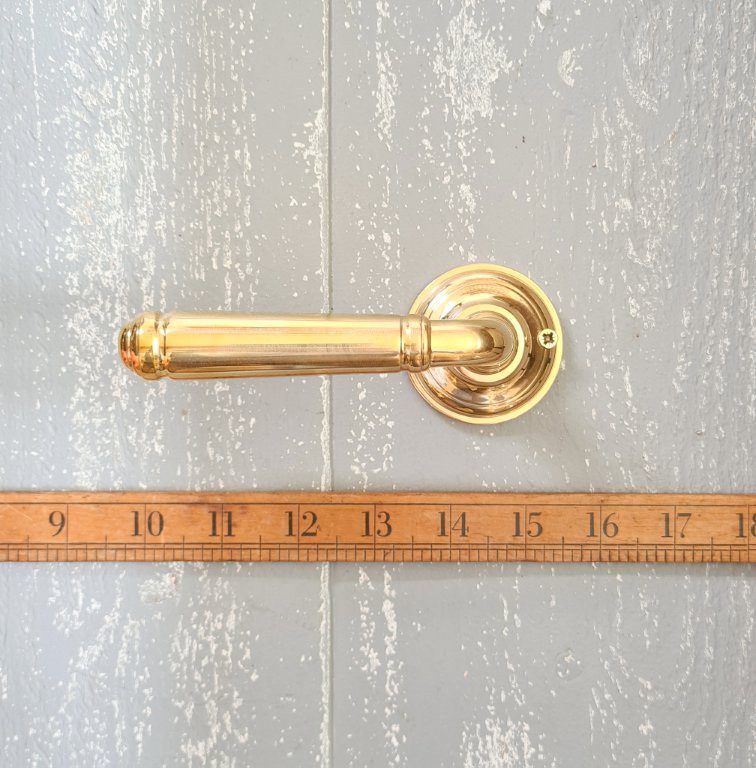 Lever Handle on Circular Rose WAYSIDE Integral Spring Solid Brass