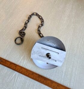 Ceiling Mounted Light Bracket with Chain FLAT 1/2"
