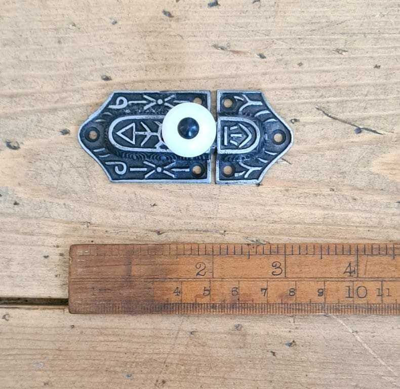Cupboard Door Slide Catch Sprung Ceramic Knob Textured Cast Antique Iron 80 x 33mm - Image 2