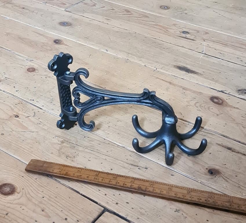 Swivel Rotating Multi Hook Pinwheel Cast Ant Iron 140mm x 230mm - Image 2