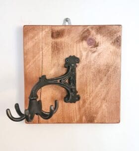 Swivel Rotating Multi Hook Pinwheel Cast Ant Iron 140mm x 230mm