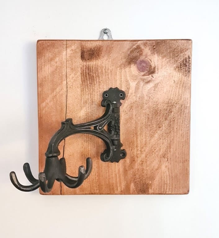 Swivel Rotating Multi Hook Pinwheel Cast Ant Iron 140mm x 230mm