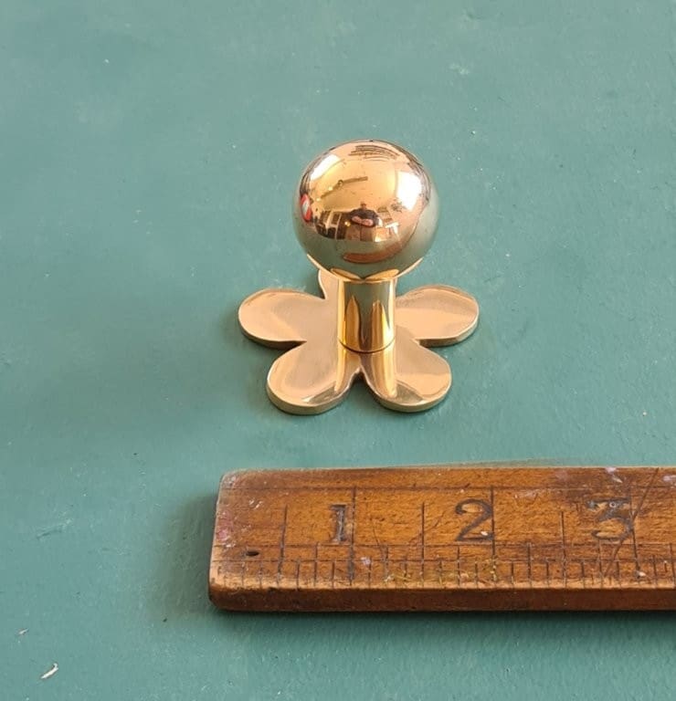 Knob Cupboard FLOWER Solid Brass 30mm Diameter Knob on 50mm Plate - Image 2